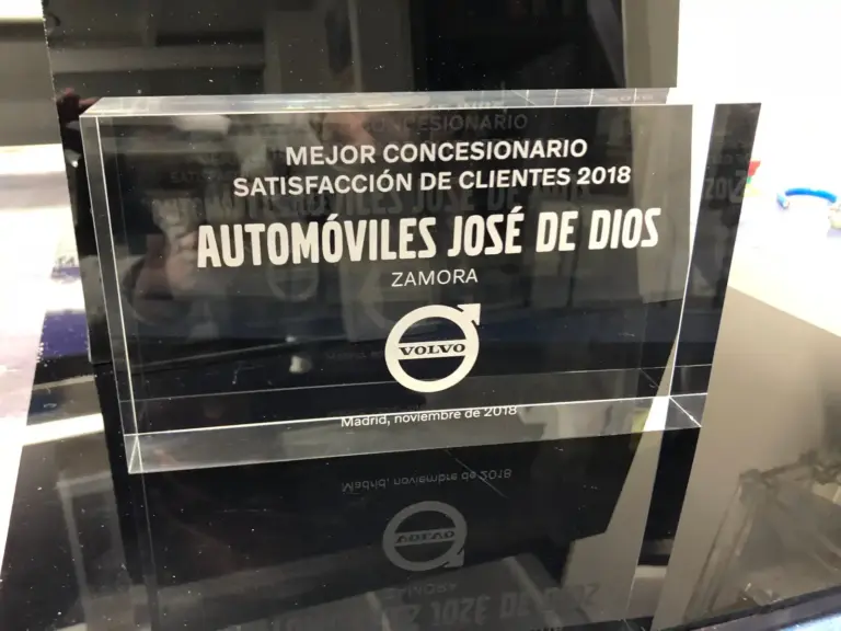 Trofeos, premios y regalos corporativos en metacrilato a medida