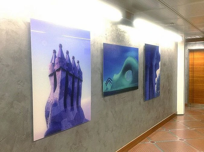 Uso expositivo del metacrilato en obras de arte