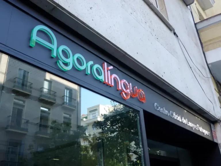 Rótulo en vinilo sobre metacrilato