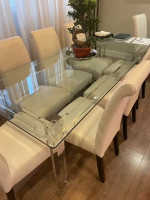 Mesas fabricadas en metacrilato a medida para oficinas y despachos