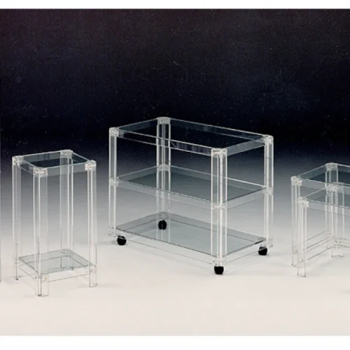 Productos de metacrilato personalizados en exposición