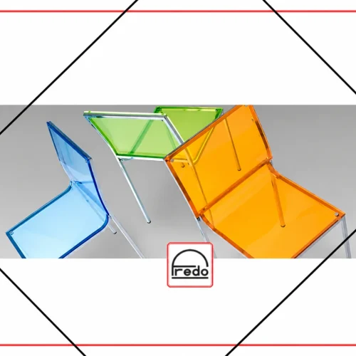 Sillas de metacrilato azul, verde y naranja a medida