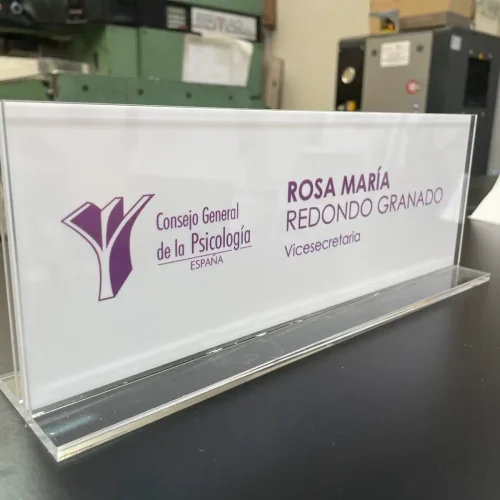 Displays portahojas a medida en metacrilato