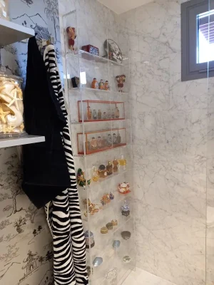 Estantería de metacrilato para baños y cocinas