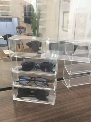 Expositores de sobremesa en metacrilato para tiendas