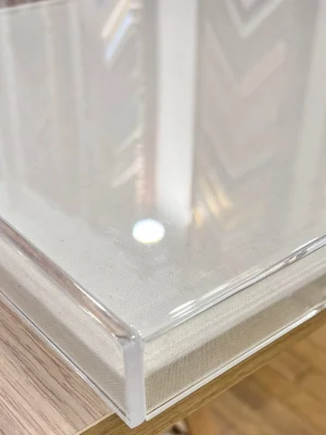 Expositores en metacrilato transparente