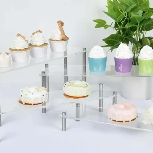 Expositor mostrando productos de hostelería