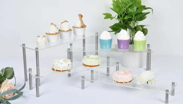 Expositor mostrando productos de hostelería