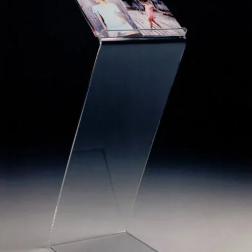 Displays y expositores de metacrilato para carteles