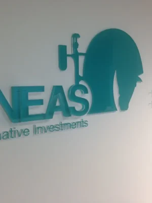 Letras y cartelería en metacrilato para negocios