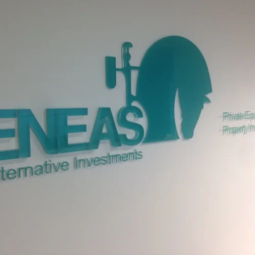 Letras y cartelería en metacrilato para negocios