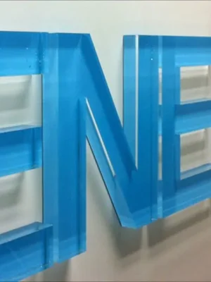 Letras corpóreas en metacrilato para negocios