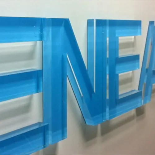 Letras corpóreas en metacrilato para negocios