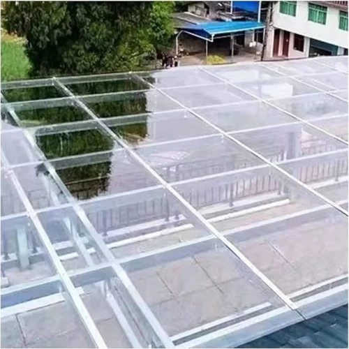 Terraza protegida de la lluvia con metacrilato