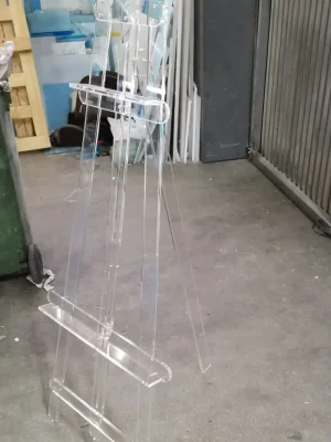 Caballetes de pintura en metacrilato