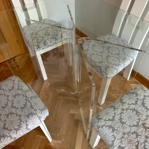 Mesas de comedor a medida en metacrilato para el hogar