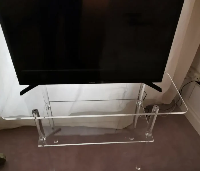 Muebles o mesas para televisión en metacrilato en Madrid