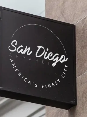 Rótulos luminosos de metacrilato personalizados a medida