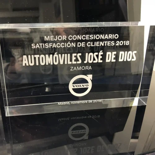 Trofeos, premios y regalos corporativos en metacrilato a medida