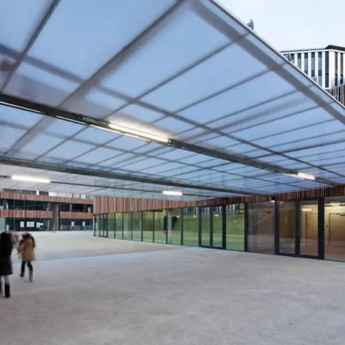 Planchas de policarbonato en fachadas