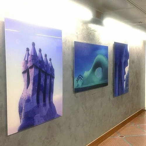 Uso expositivo del metacrilato en obras de arte